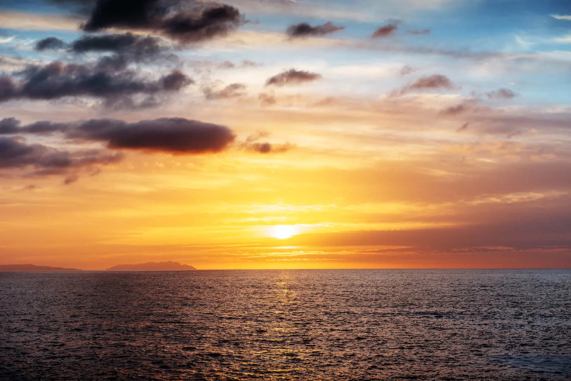 Hawaiian Company Kauai Na Pali Sunset Cruise