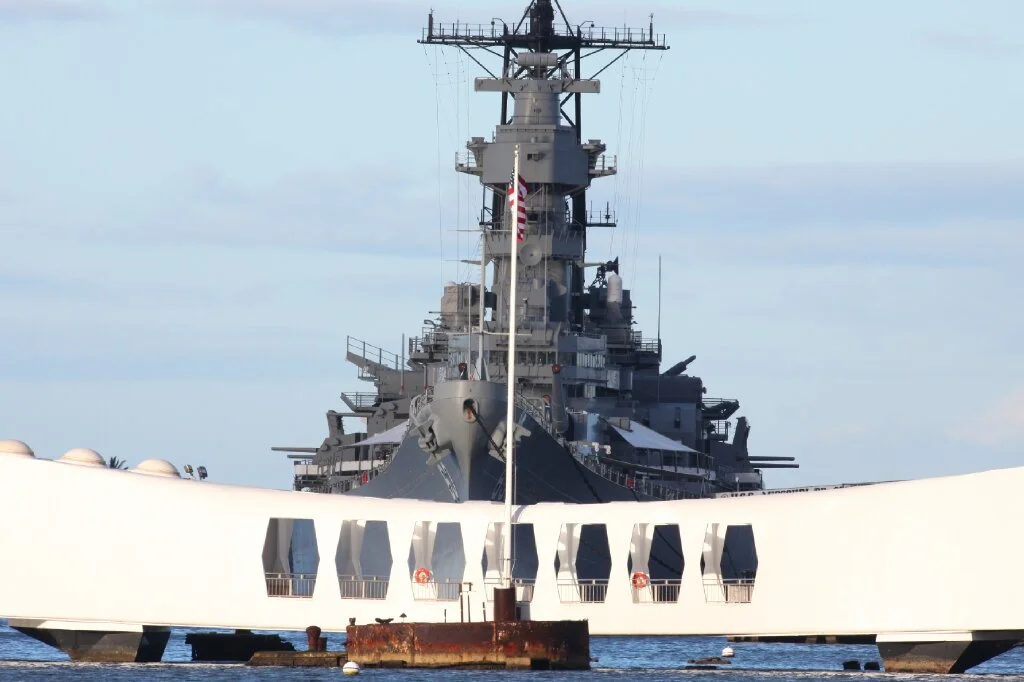 Pearl Harbor to Waikiki Private Transfer: One-Way Return, Up to 14 Passengers
