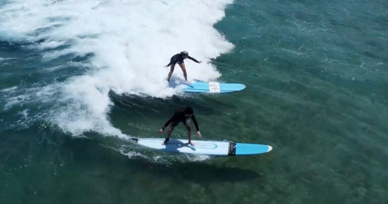 Semi-Private Surf Lesson in Oahu: Two or Three Surfers with Po'okela