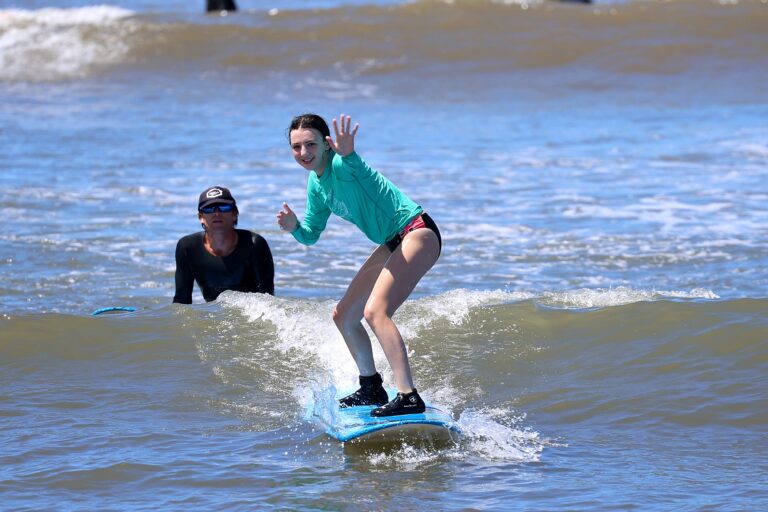 Surf Lesson on Maui with Local Pros, Hawaii