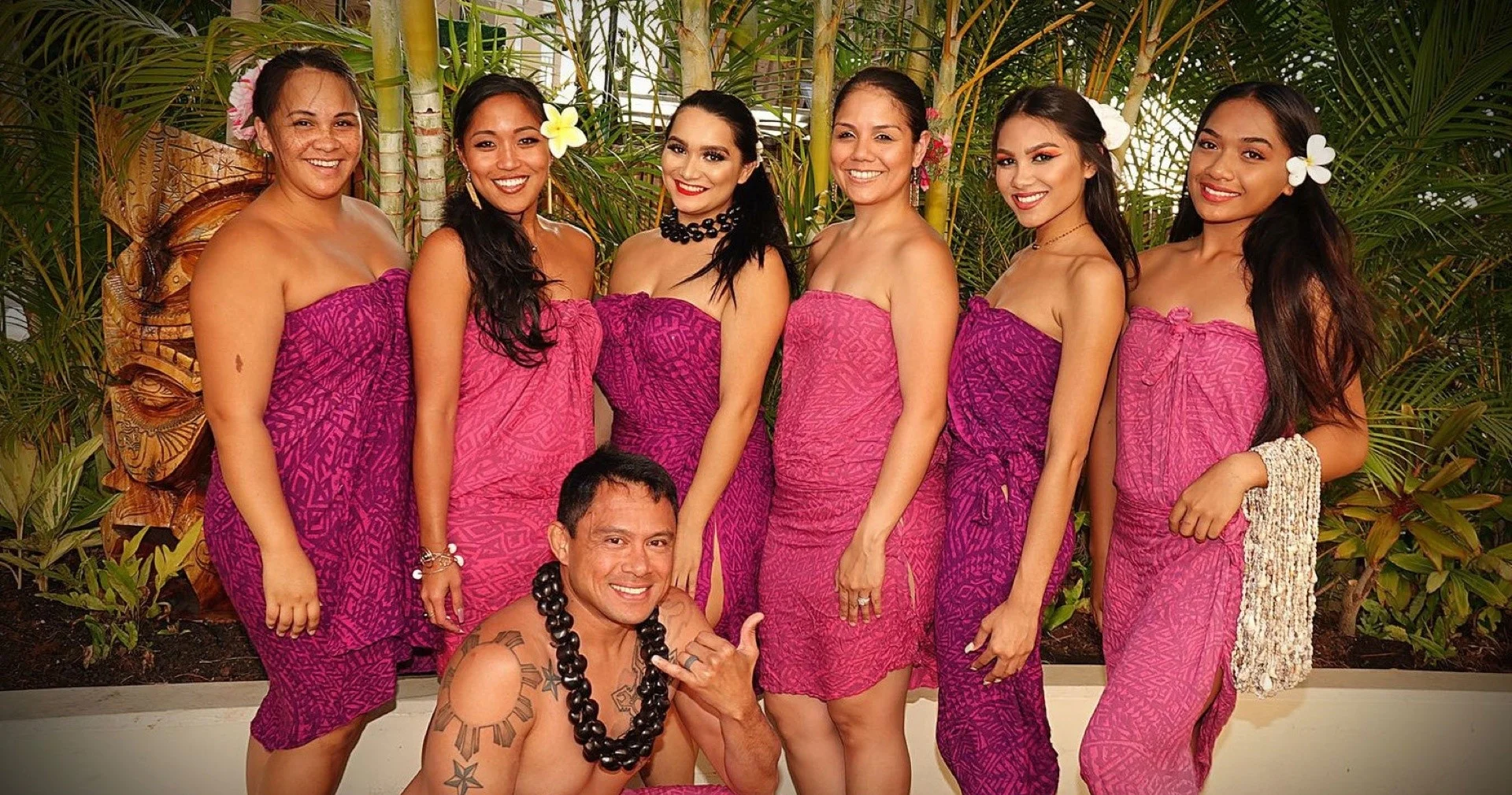 Aloha Wailea Luau — Open Bar and Fire-Knife Above the Wailea Coast